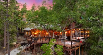 Unique Modern Cabin w/spa, dry sauna