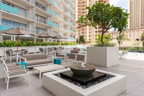 屋外ダイニングエリア