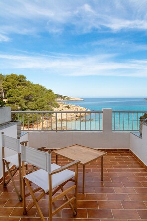 Superior Double Room, Sea View | Teres/patio