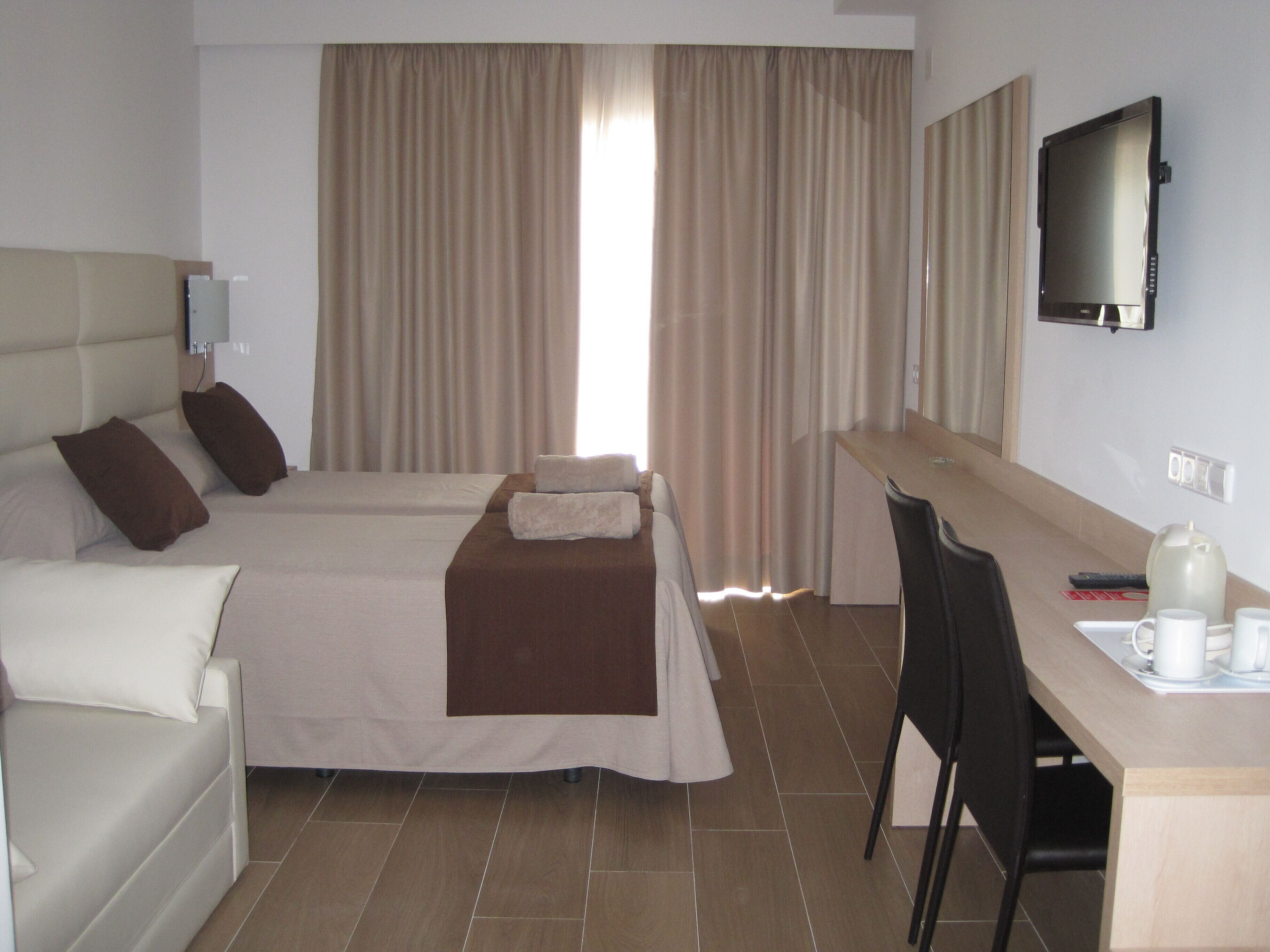 Photo - Hostal La Cigüeña