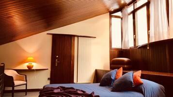 3 chambres, fer et planche à repasser, draps fournis