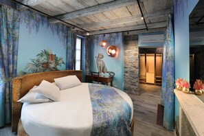 Habitación exclusiva, vistas parciales al lago, en una planta alta | Ropa de cama de alta calidad y edredones de plumas