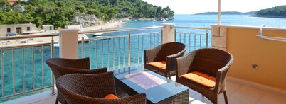 SEA - crystal clear sea and pure relaxation