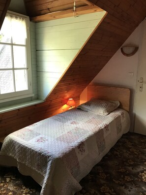 2 Schlafzimmer, Bügeleisen/Bügelbrett
