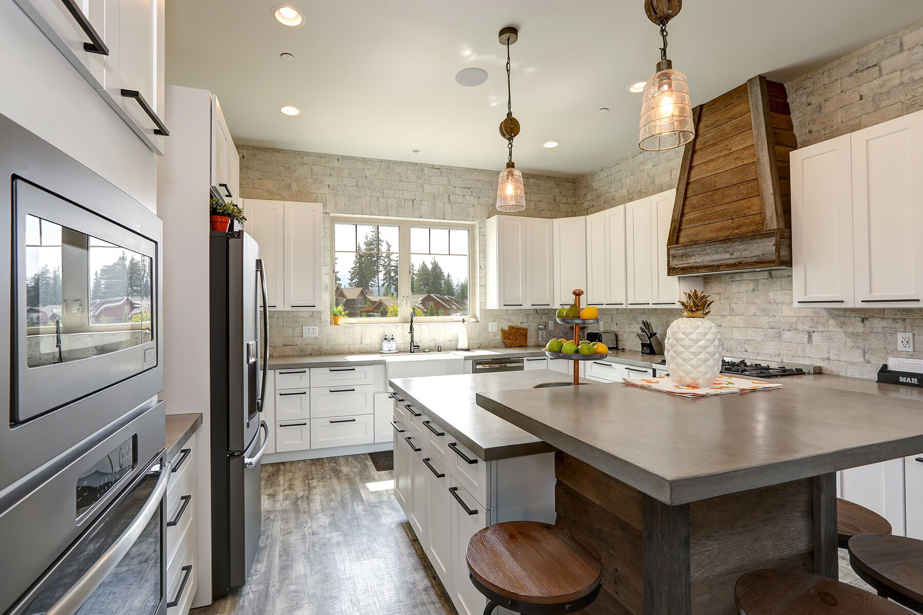 Suncadia Custom retreat close to Lodge, Inn, Swiftwater Cellars, golf and more.