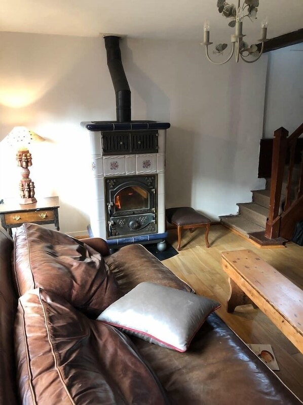 TV, fireplace, stereo