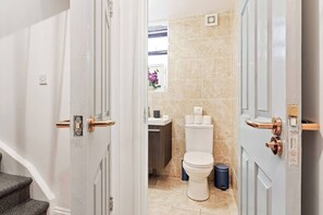 Dusche, Haartrockner, Shampoo