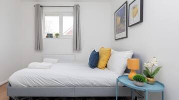 3 bedrooms, iron/ironing board, travel crib, internet