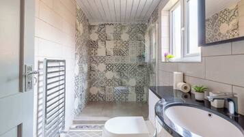 Bathtub, hair dryer