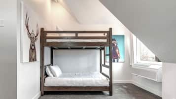 10 quartos, ferros/tábuas de passar roupa, Wi-Fi, roupa de cama