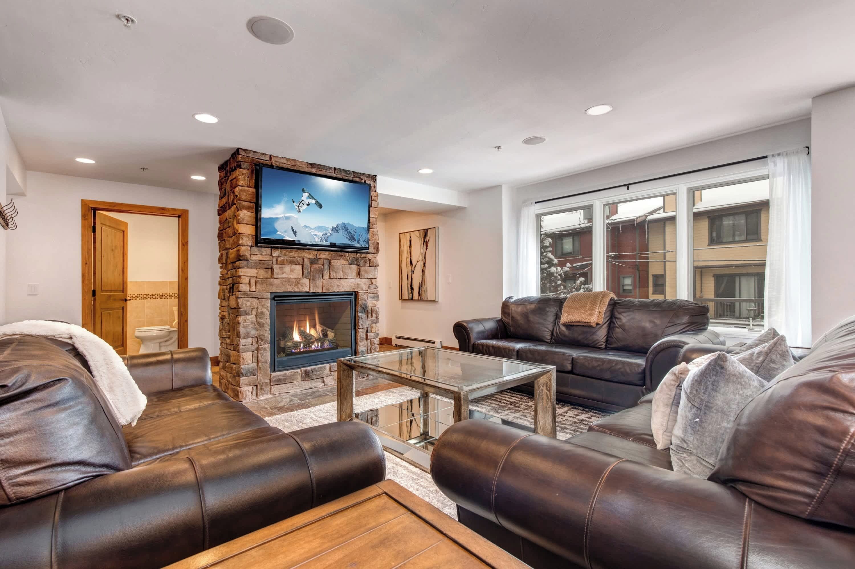TV, fireplace, stereo