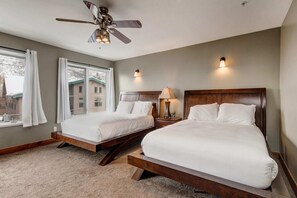 10 bedrooms, iron/ironing board, WiFi, bed sheets - Epic 10 Bedroom Luxury Mountain Home in Old Town (Park City)