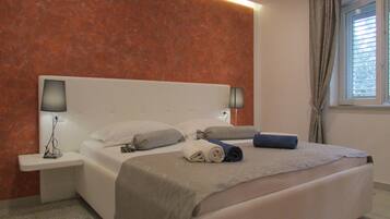 Double Room (Standard Double Room ( 4 )) | 8 bedrooms, free WiFi
