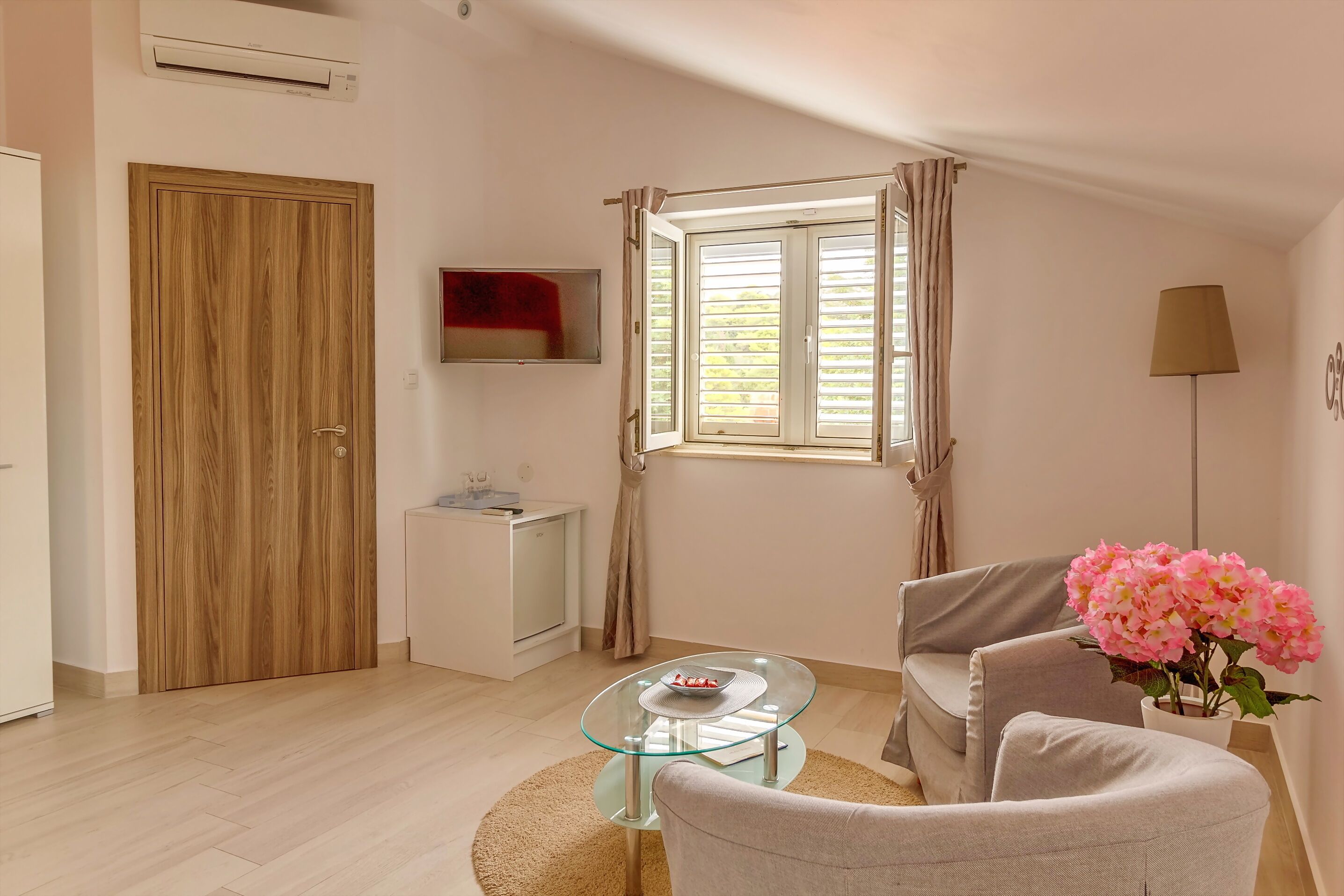 Triple Room (Superior Triple Room with Balcony and) | Interior