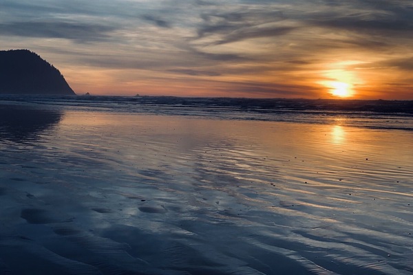 Nær stranden, solsenger og strandhåndklær