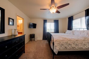 3 chambres, fer et planche à repasser, Wi-Fi gratuit, draps fournis
