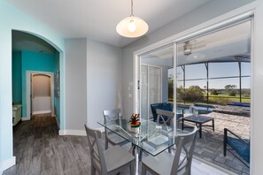 Dining - Beautiful Pool Home with Spa & Games Room in Golf Community Close to Disney (Davenport)