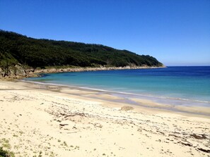 Beach nearby, sun-loungers - Cozy Cottage with Magical Garden  Overlooking the Beach. (Vicedo)