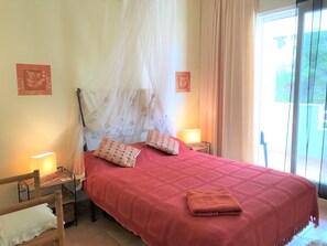 3 chambres, fer et planche à repasser, Wi-Fi gratuit, draps fournis