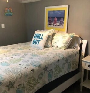 5 bedrooms, desk, iron/ironing board, free WiFi - Lake Anna Double Two Story Dock and Private Beach (Orange)