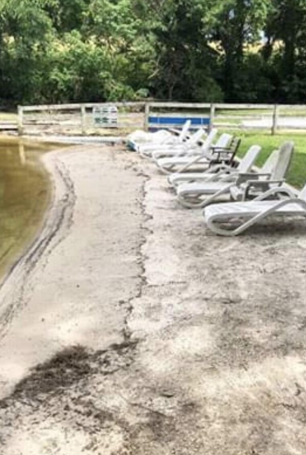 Beach nearby, sun-loungers - Lake Anna Double Two Story Dock and Private Beach (Orange)