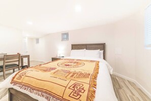 1 bedroom, iron/ironing board, free WiFi