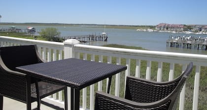 Turtle Bay 15 - Riverfront - Dock & Pool