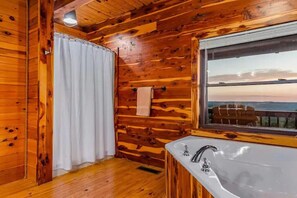 Kostenlose Toilettenartikel, Haartrockner, Handtücher, Seife
