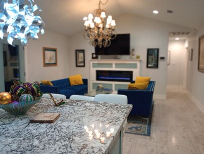 Totally Renovated  with Amazing Kitchen, Luxurious Master Suie and Private Pool 