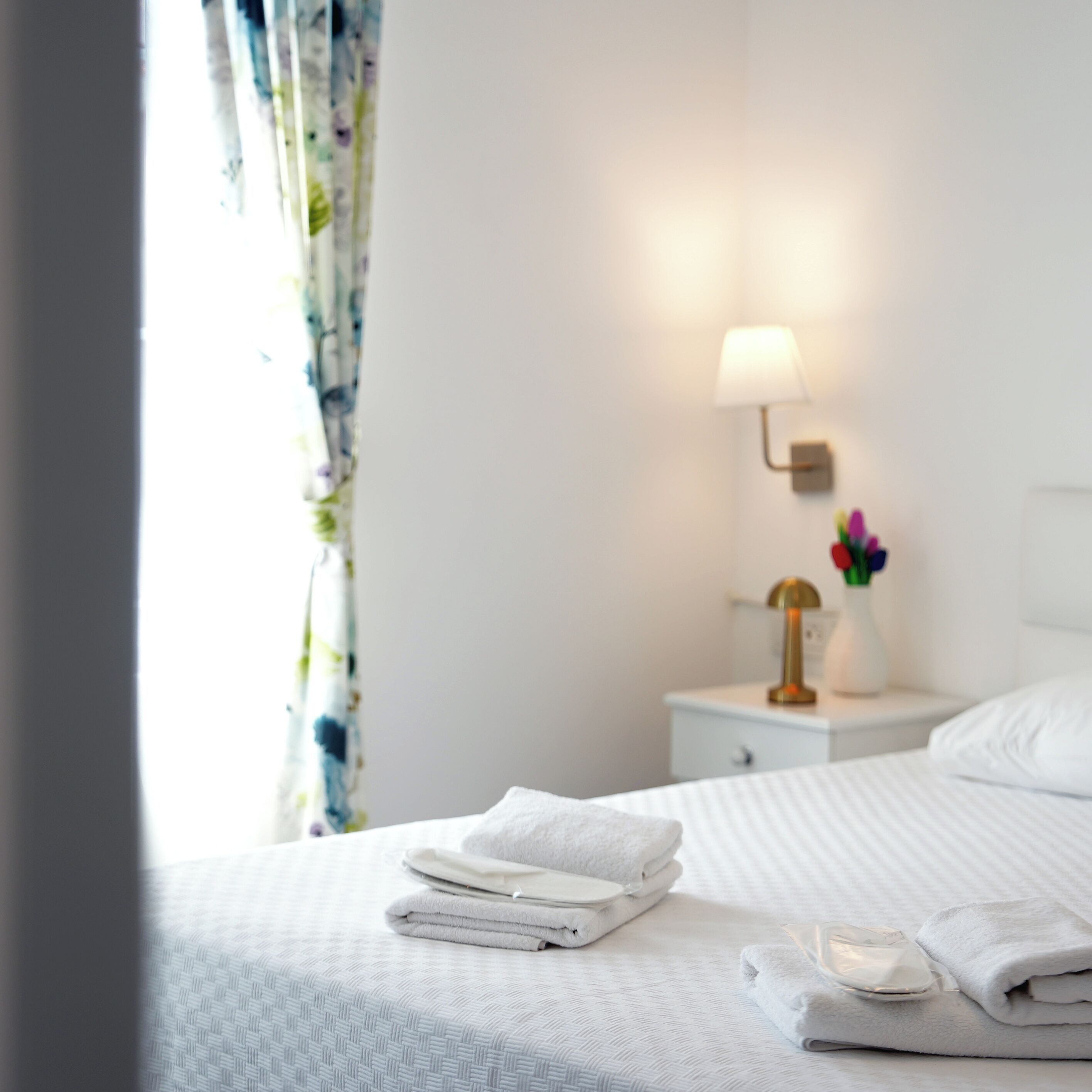 double room | free wifi, bed sheets