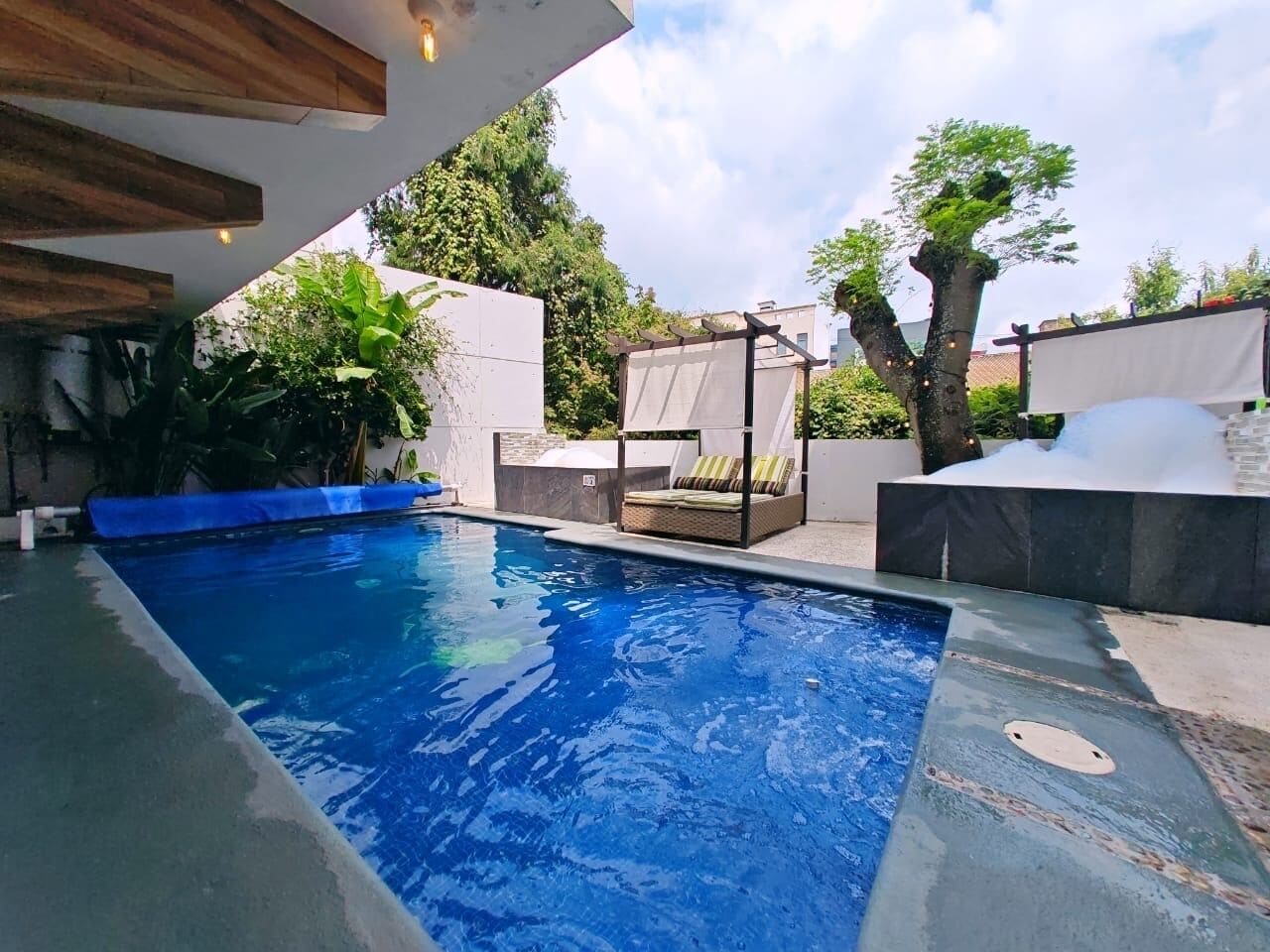 Outdoor pool, a heated pool