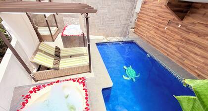 Style & Design Loft: 2 PRIVATE JACUZZIS, POOL, TERRACE, GRILL!