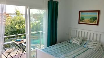 2 chambres, fer et planche Ă repasser, Wi-Fi, draps fournis