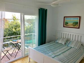 2 chambres, fer et planche à repasser, Wi-Fi, draps fournis