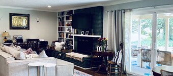 Beautiful Large Luxury home - minutes from everything!