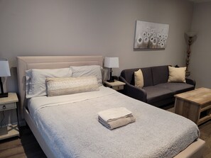 1 habitación, tabla de planchar con plancha, wifi gratis y ropa de cama 