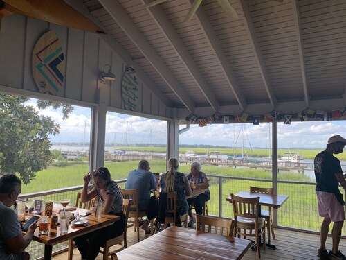 Sweet cottage, Best Location, Close to Everything, River View