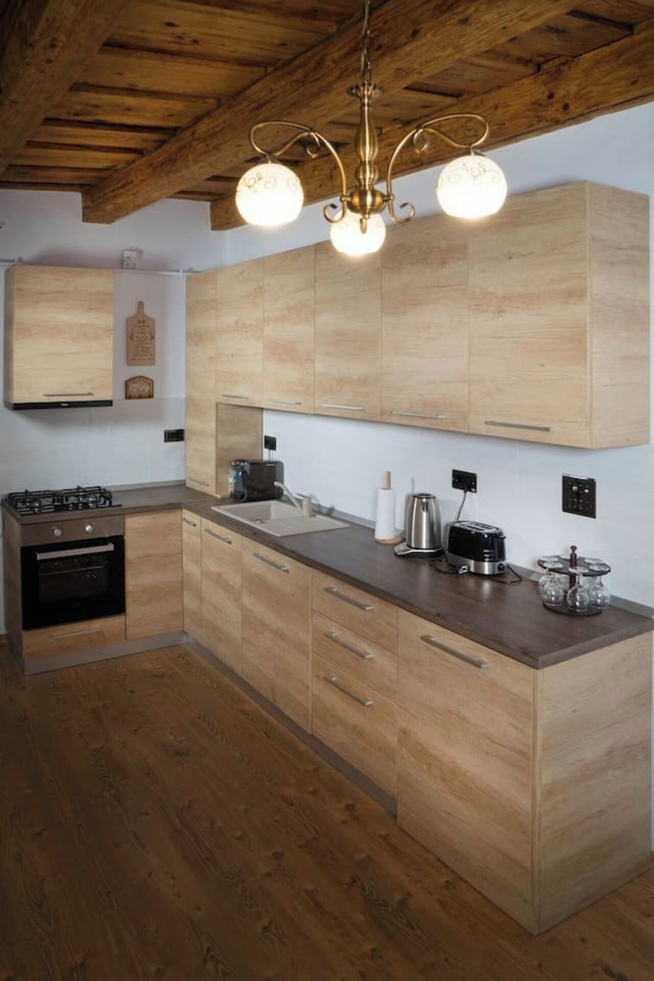 ハウス | 専用キッチン | 冷蔵庫、電子レンジ、オーブン、コンロ