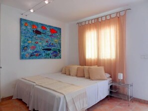 1 bedroom, in-room safe, WiFi, bed sheets