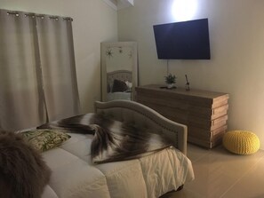 3 室のベッドルーム、アイロン / アイロン台、旅行用ベビーベッド、WiFi (無料)