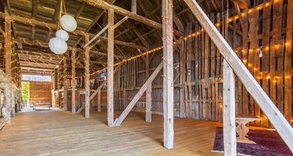 Charming Carriage House on Historic Scenic Farm