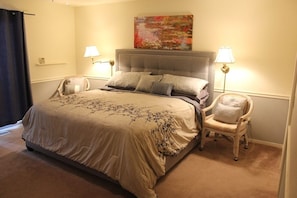 4 bedrooms, desk, iron/ironing board, travel crib