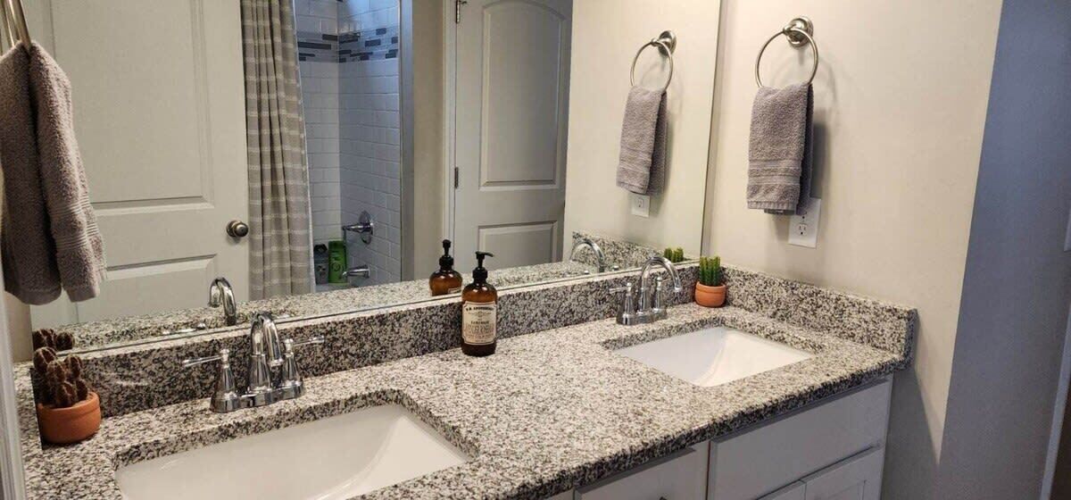 Shower, towels