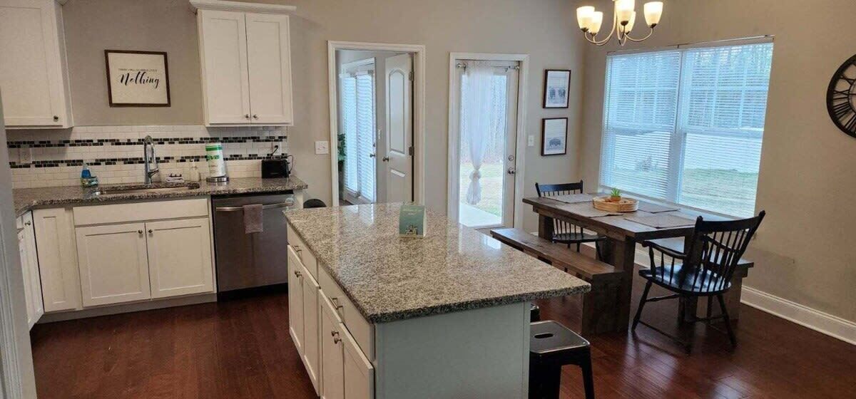 冰箱、微波炉、烤箱、炉灶