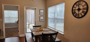 Dining - Countryside Escape with free wifi, in house laundr (Trenton)