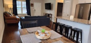 TV, offices - Country Family Escape! Free wifi, In-house laundry (Trenton)
