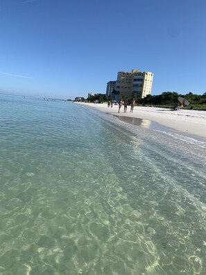 Liegestühle, Strandtücher