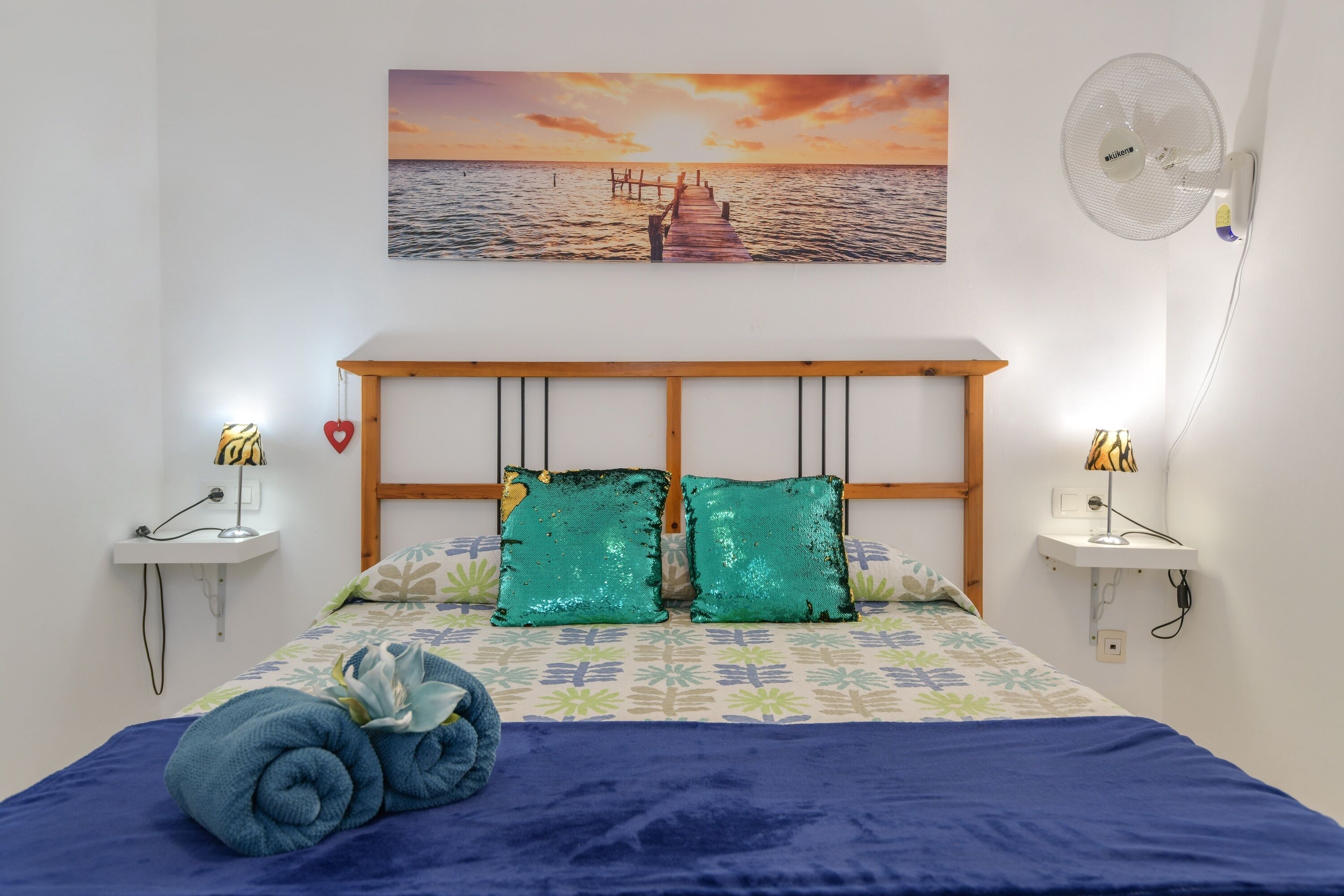 2 slaapkamers, een strijkplank/strijkijzer, gratis wifi, beddengoed