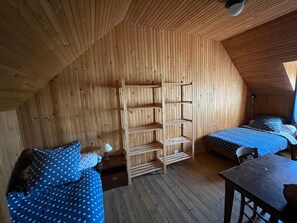 2 bedrooms, iron/ironing board, free WiFi, bed sheets - Pretty little house in the meadow... for 4 to 5 pers. (plurien)