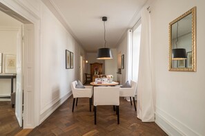 تناول الطعام